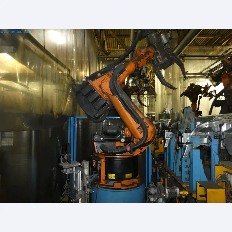 Robots, welding equipment and assembly accessories from the automotive industry-148