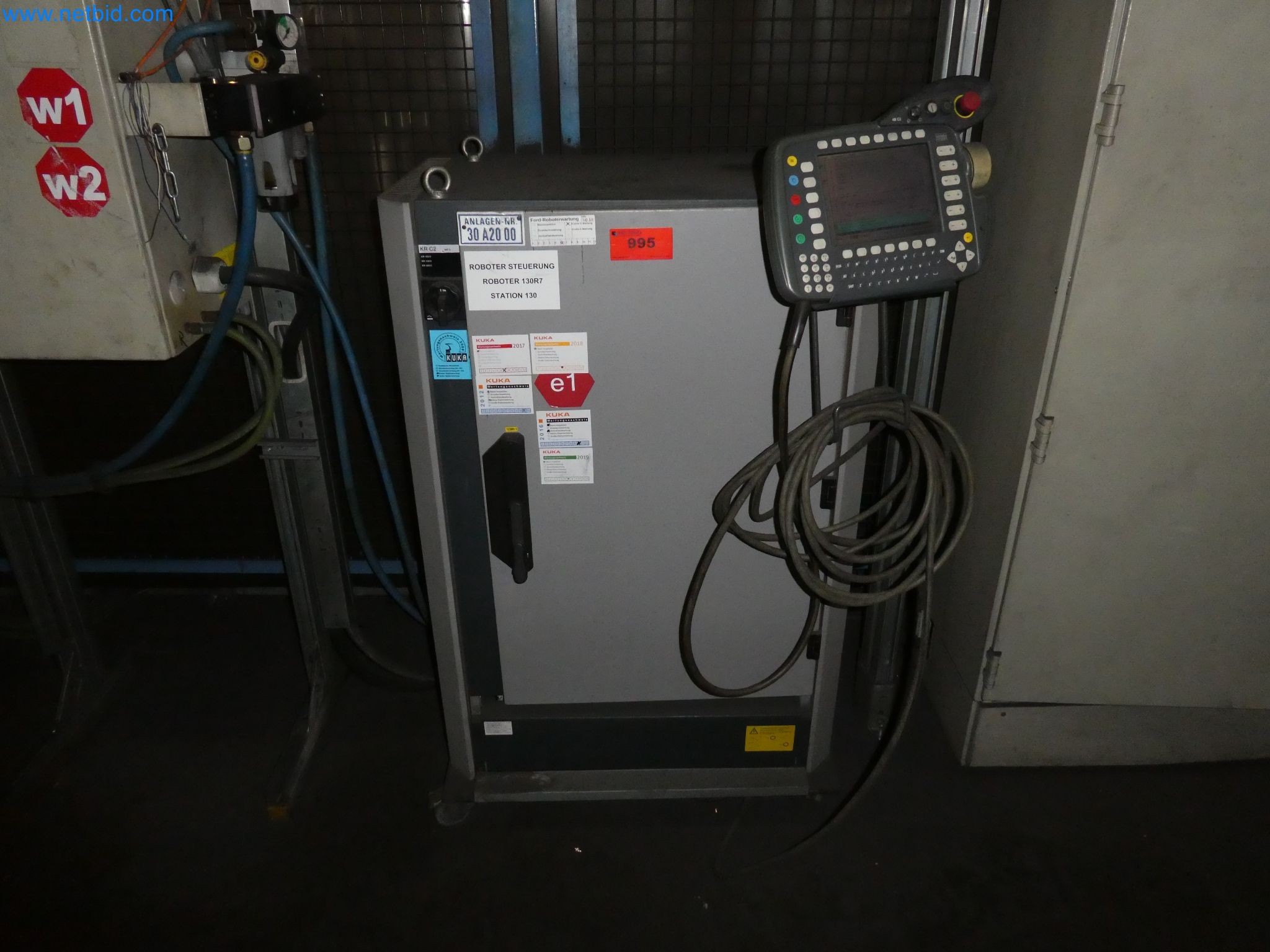 Robots, welding equipment and assembly accessories from the automotive industry-149