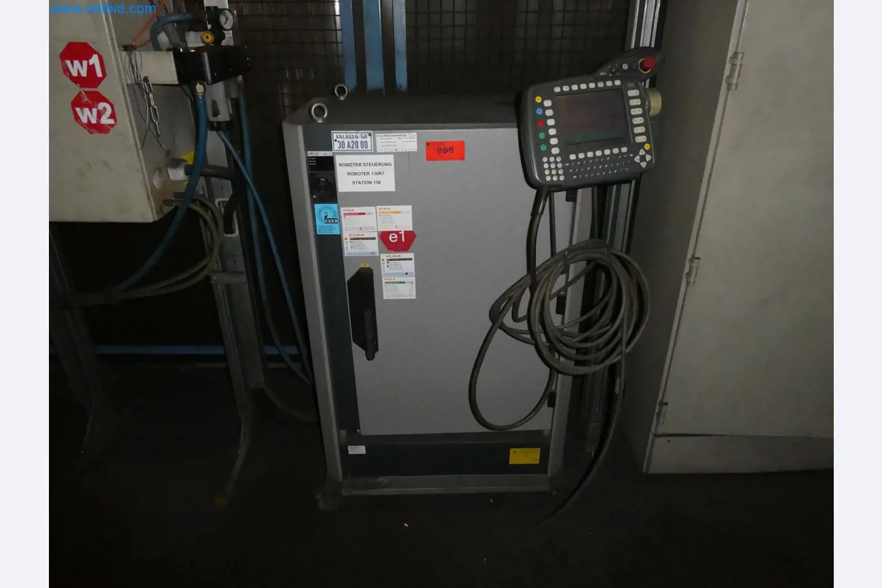 Robots, welding equipment and assembly accessories from the automotive industry-149