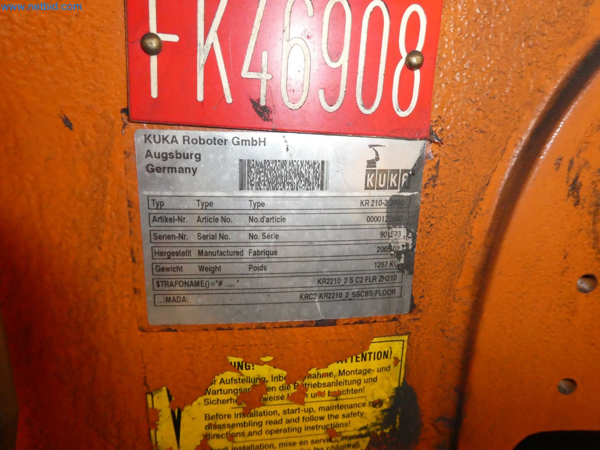 Robots, welding equipment and assembly accessories from the automotive industry-14