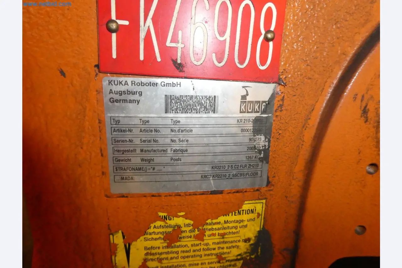 Robots, welding equipment and assembly accessories from the automotive industry-14