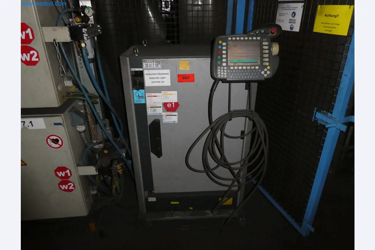 Robots, welding equipment and assembly accessories from the automotive industry-150