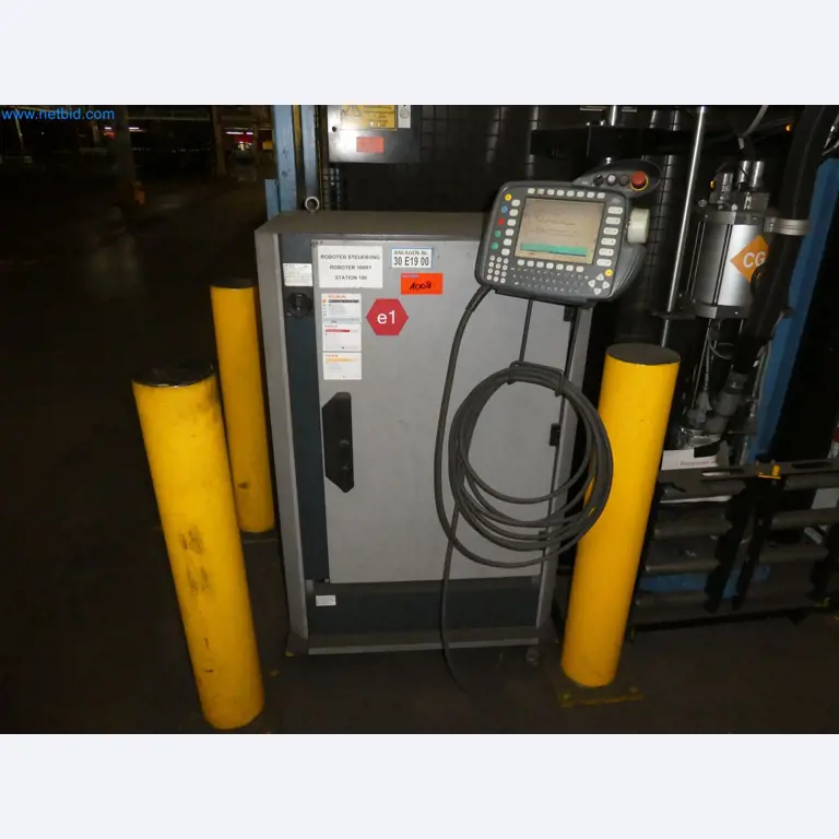 Robots, welding equipment and assembly accessories from the automotive industry-16