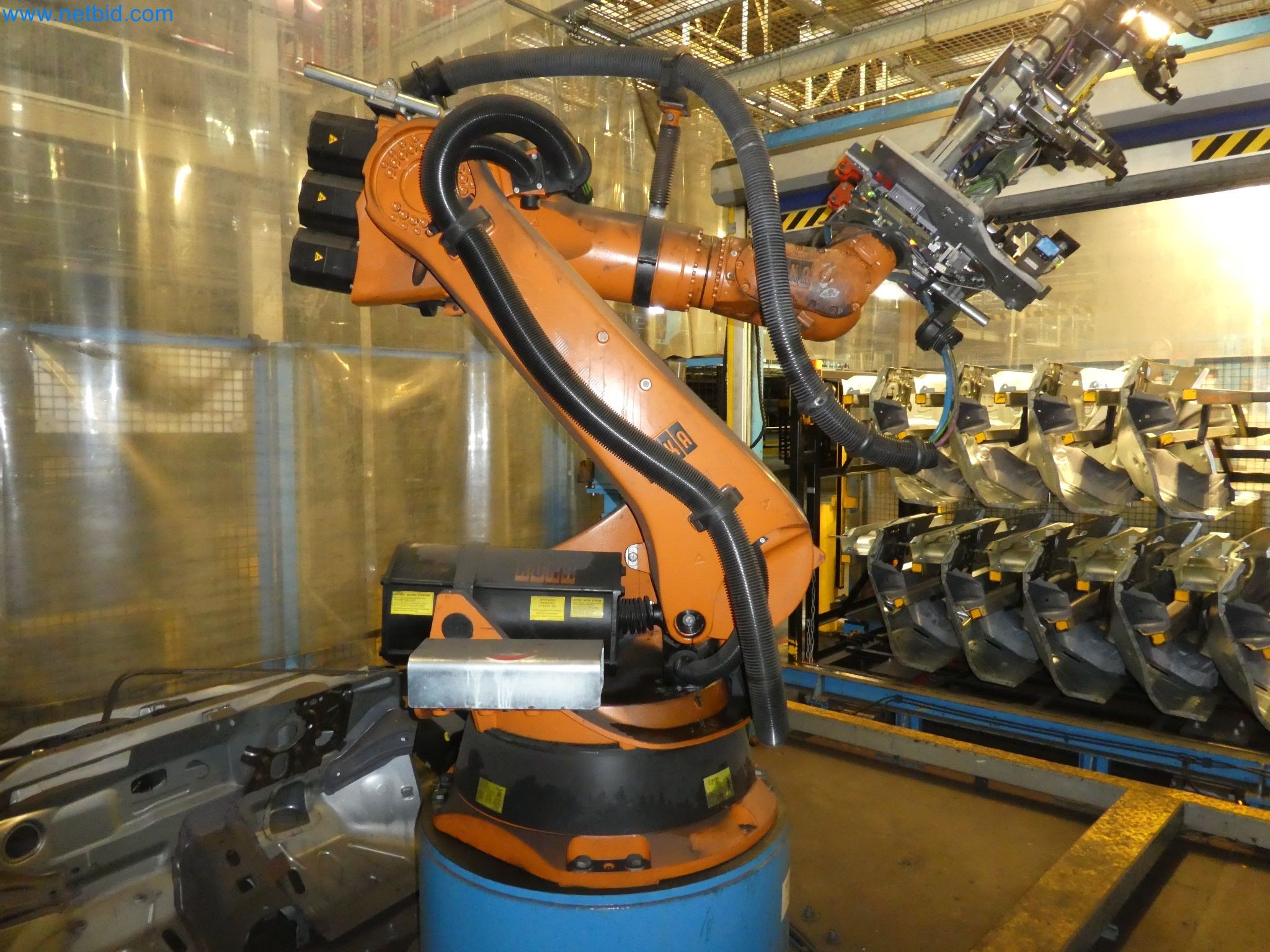 Robots, welding equipment and assembly accessories from the automotive industry-17