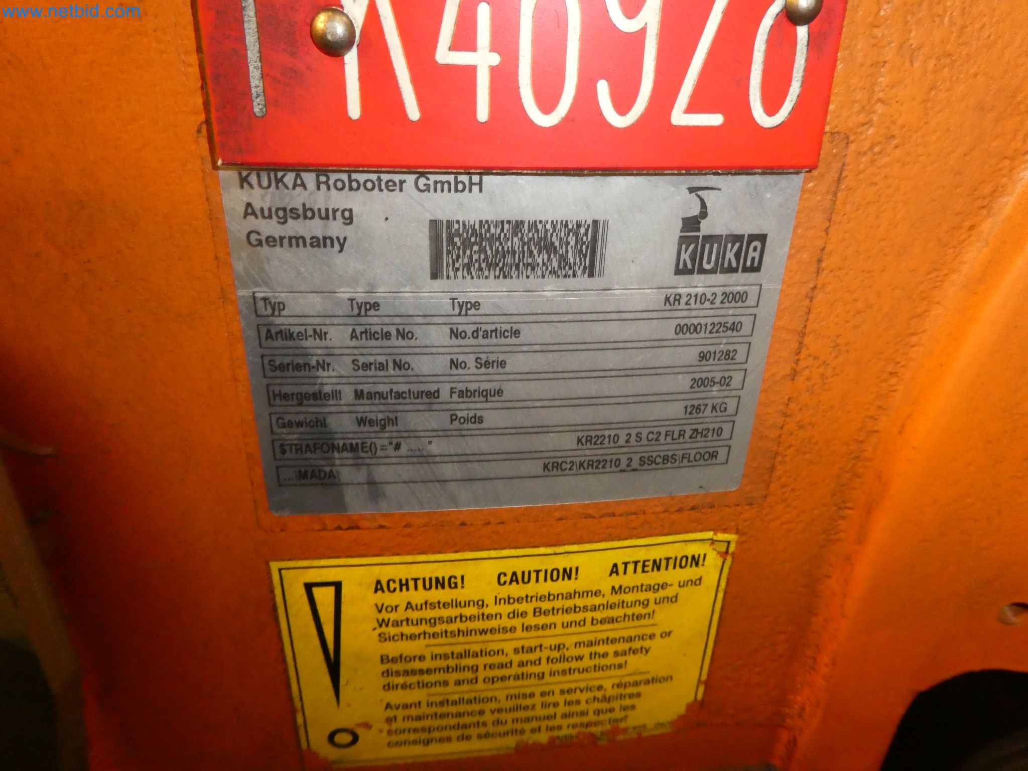 Robots, welding equipment and assembly accessories from the automotive industry-19