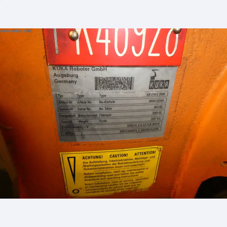 Robots, welding equipment and assembly accessories from the automotive industry-19