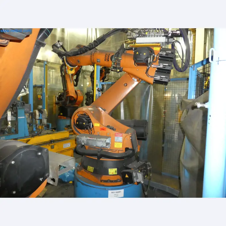 Robots, welding equipment and assembly accessories from the automotive industry-20