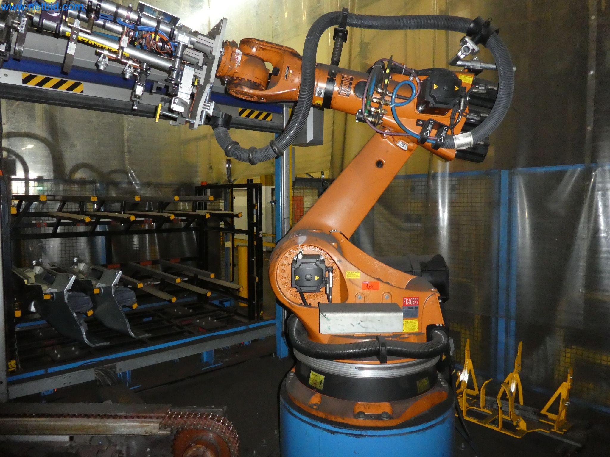 Robots, welding equipment and assembly accessories from the automotive industry-22
