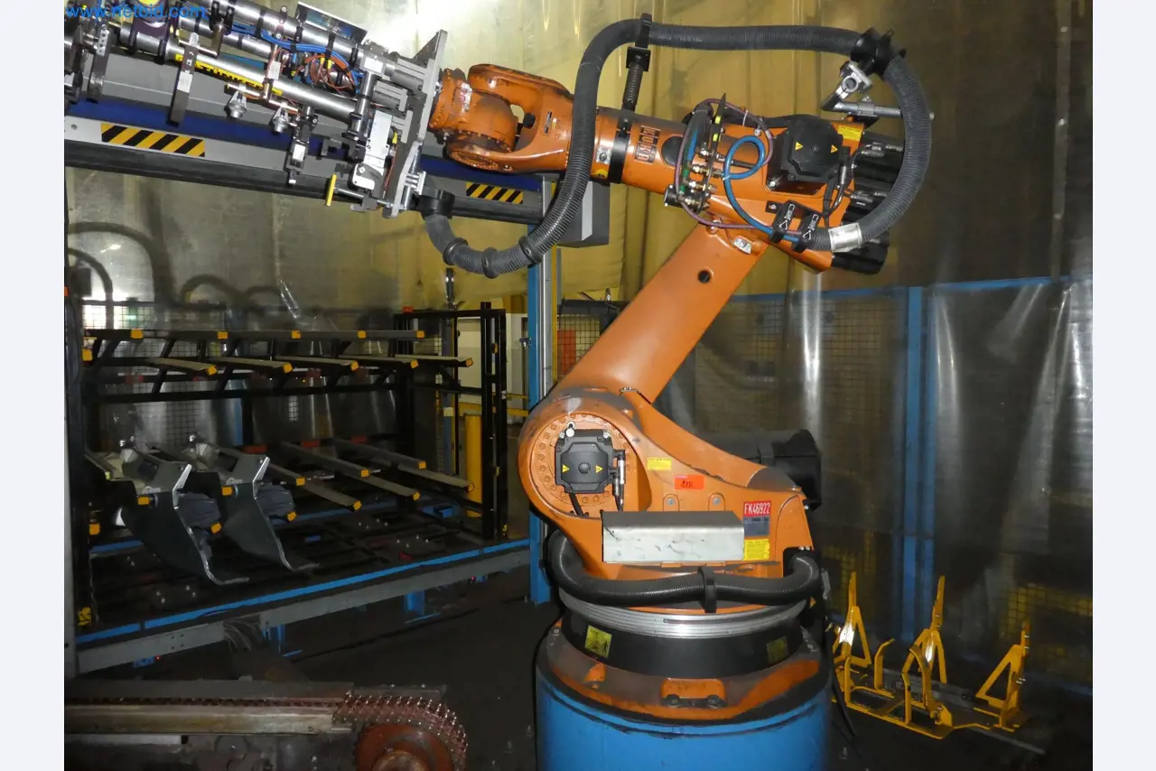 Robots, welding equipment and assembly accessories from the automotive industry-22