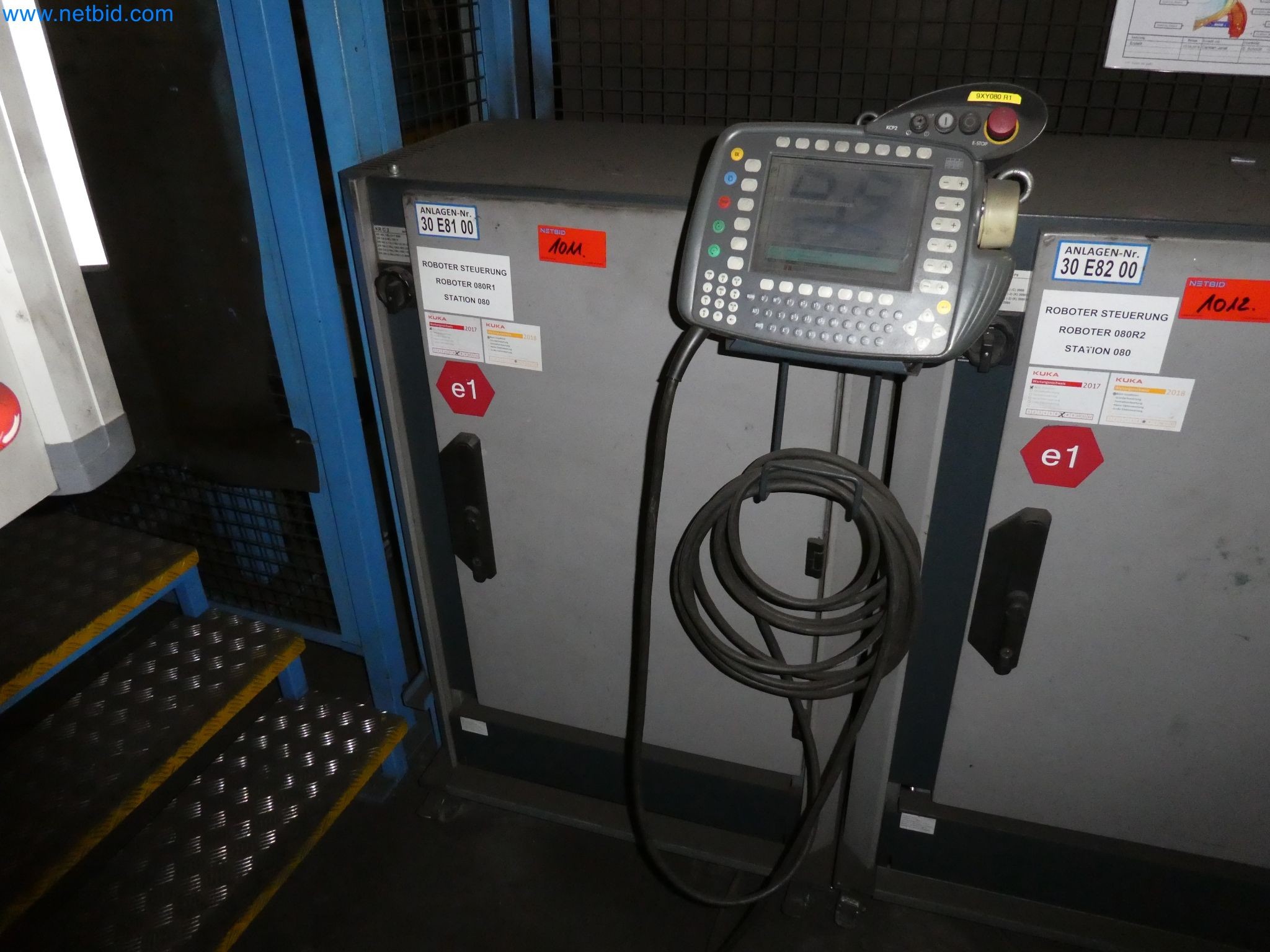 Robots, welding equipment and assembly accessories from the automotive industry-23