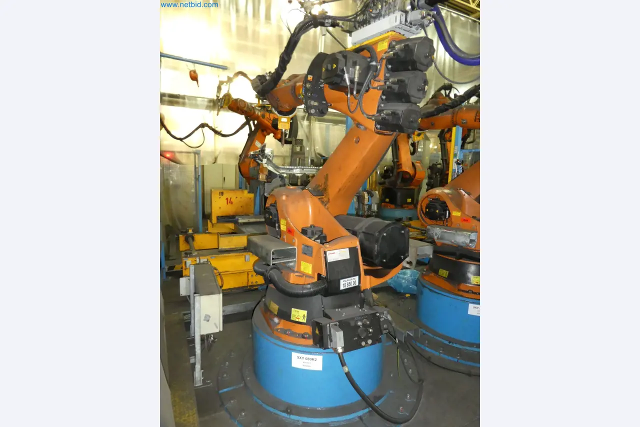 Robots, welding equipment and assembly accessories from the automotive industry-25