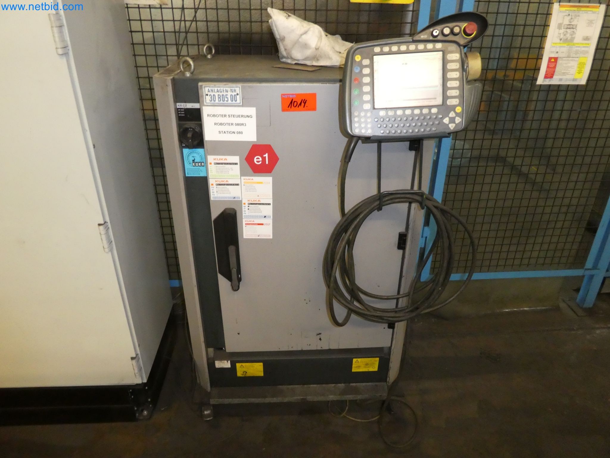 Robots, welding equipment and assembly accessories from the automotive industry-29