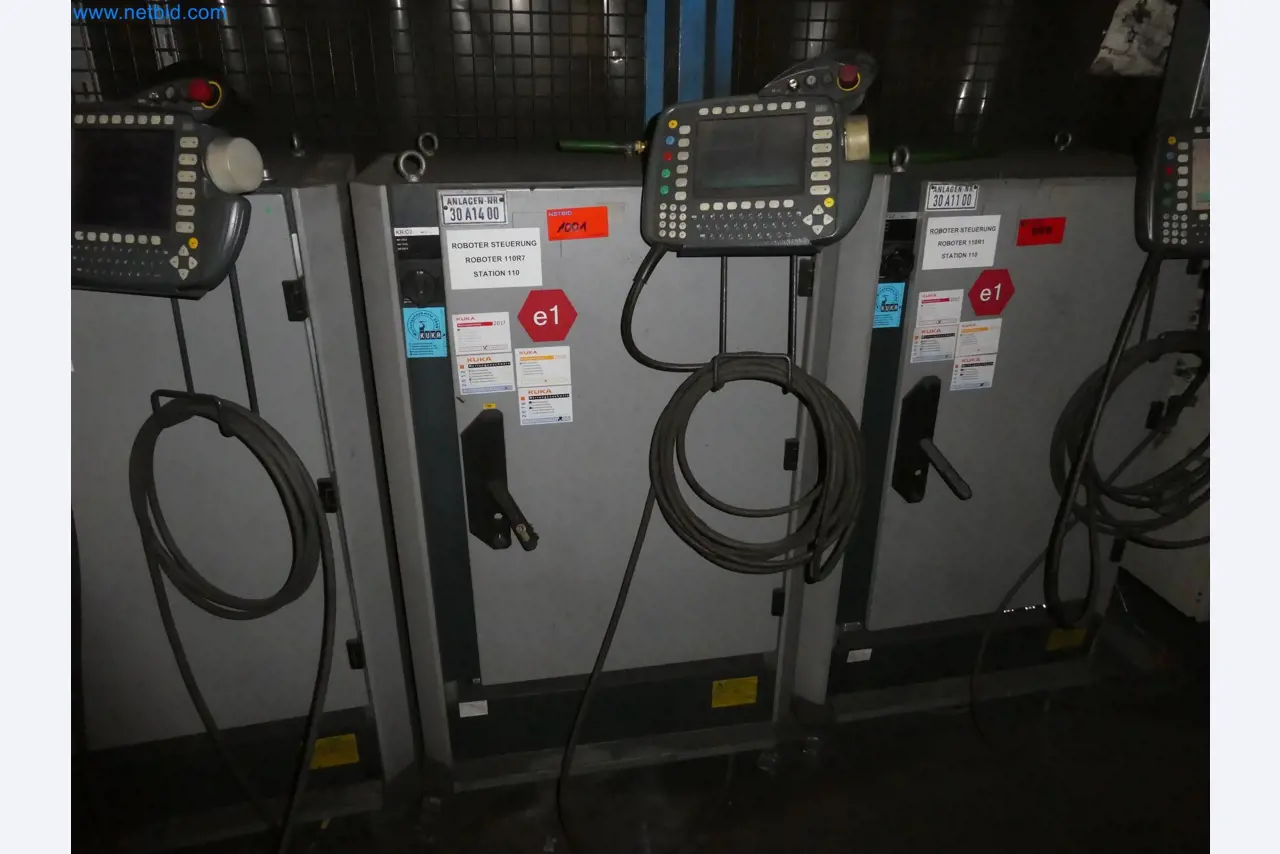 Robots, welding equipment and assembly accessories from the automotive industry-2