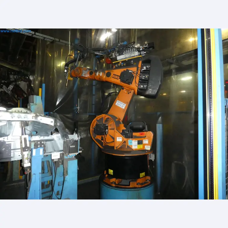 Robots, welding equipment and assembly accessories from the automotive industry-32