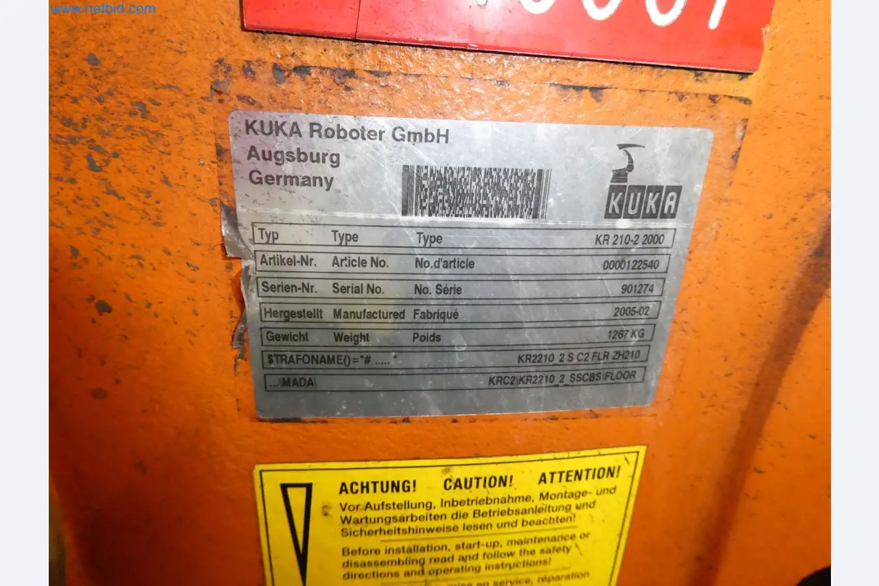 Robots, welding equipment and assembly accessories from the automotive industry-36