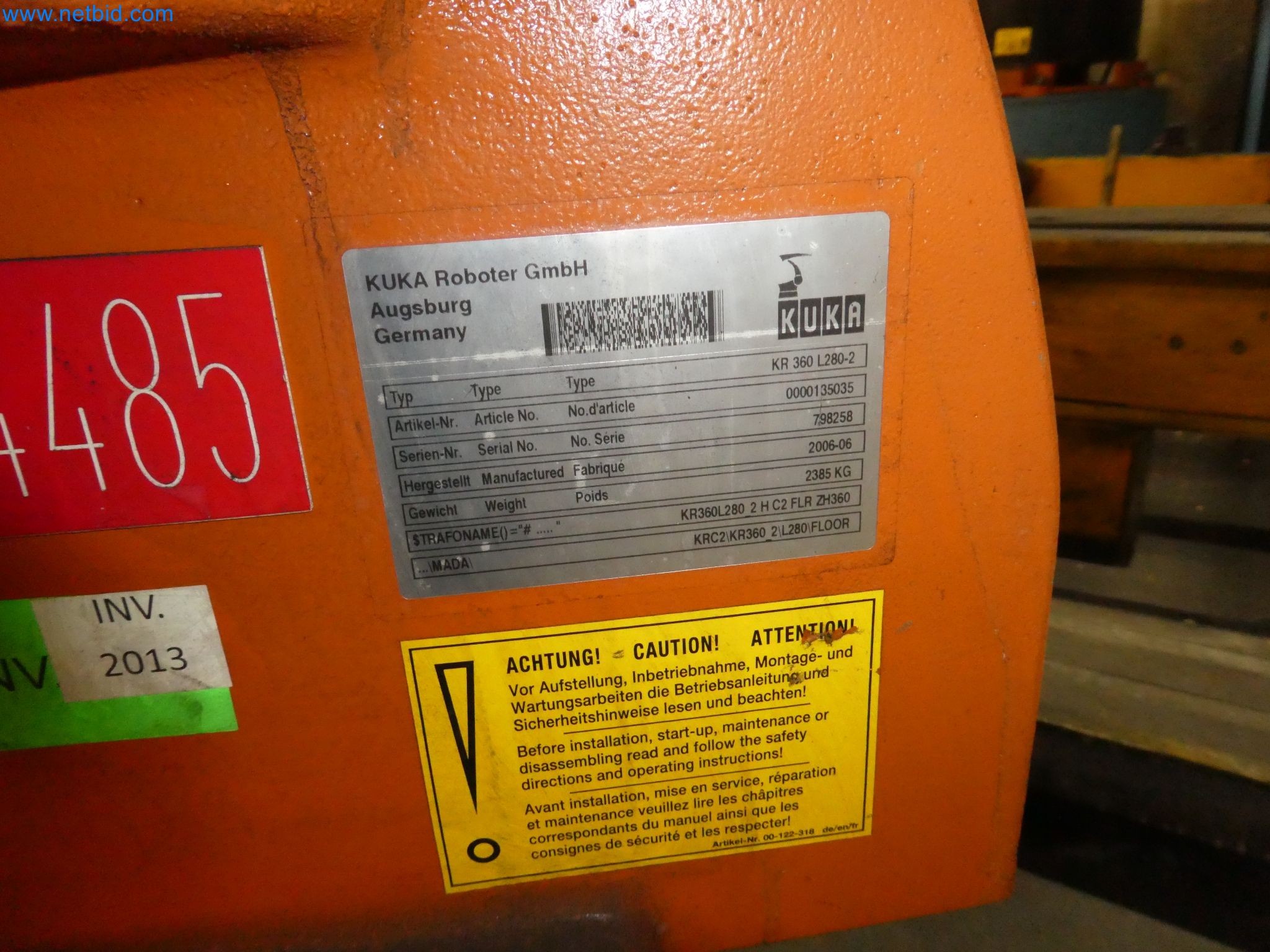 Robots, welding equipment and assembly accessories from the automotive industry-37