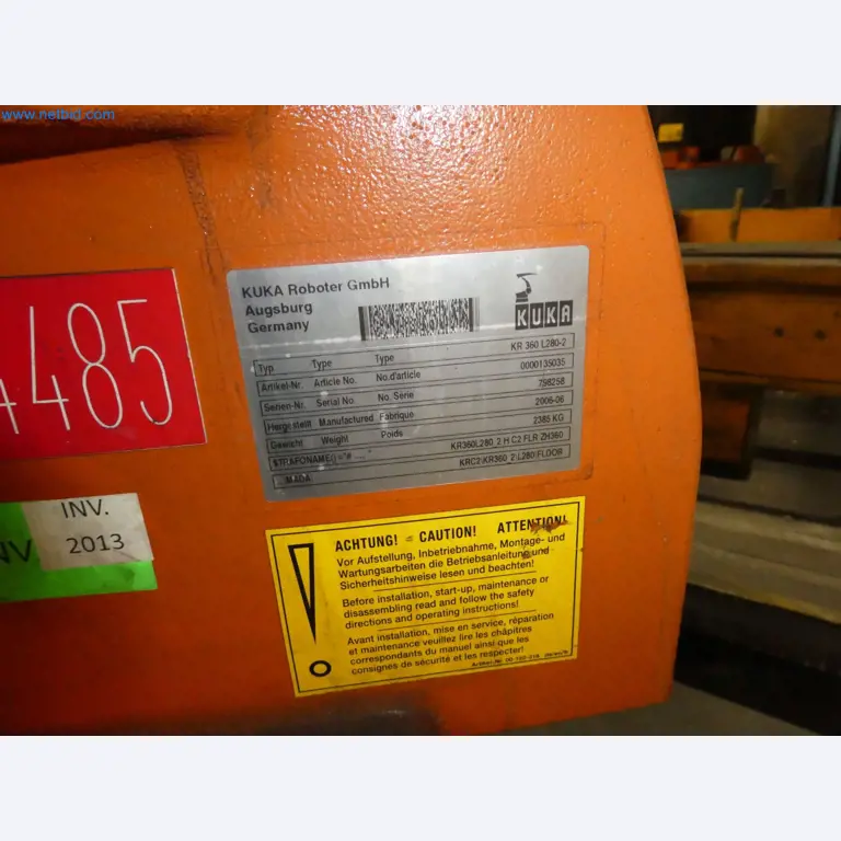 Robots, welding equipment and assembly accessories from the automotive industry-37