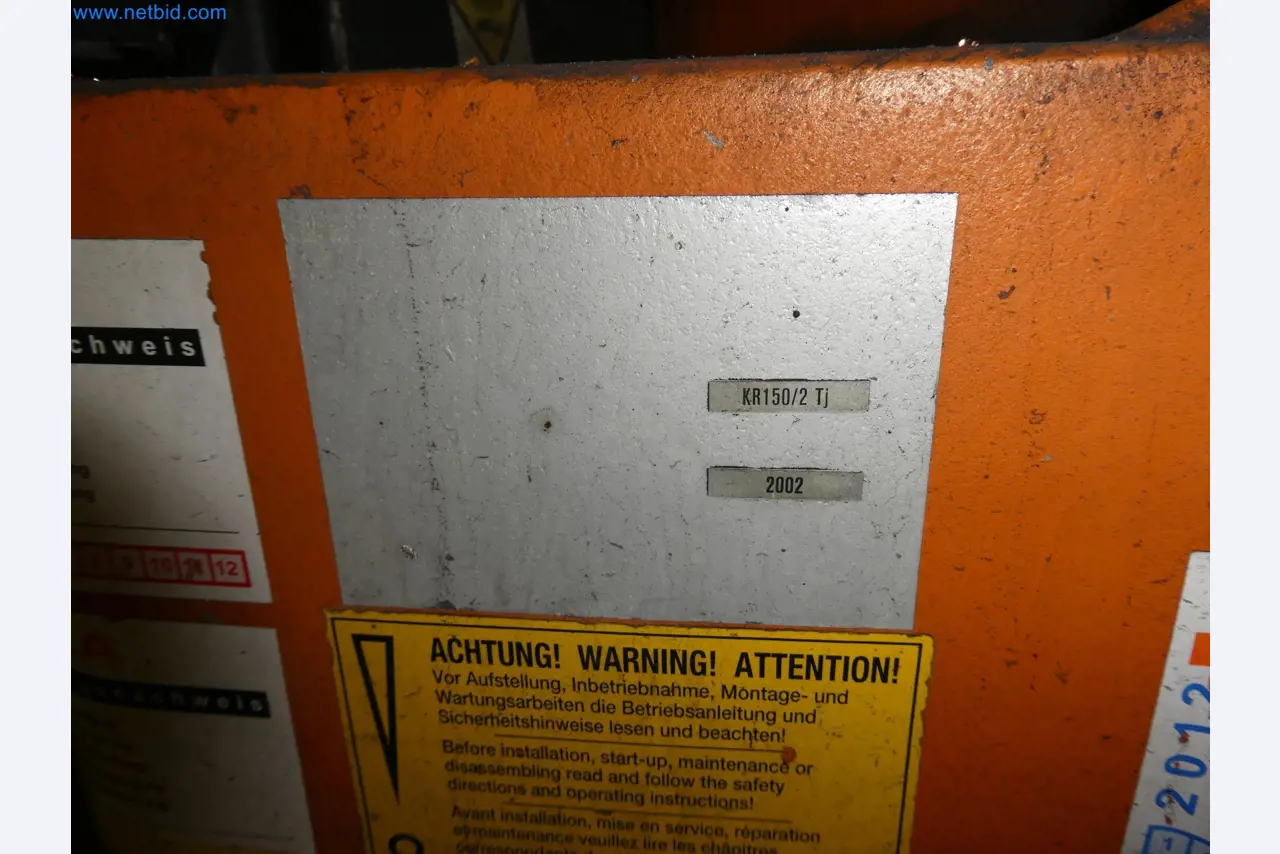 Robots, welding equipment and assembly accessories from the automotive industry-3