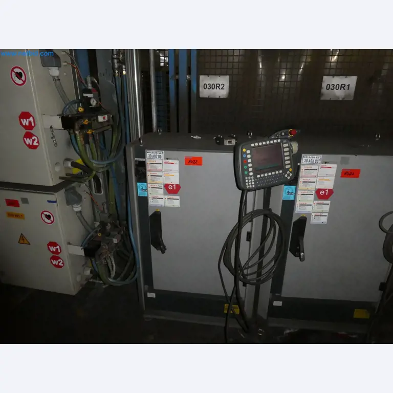 Robots, welding equipment and assembly accessories from the automotive industry-46