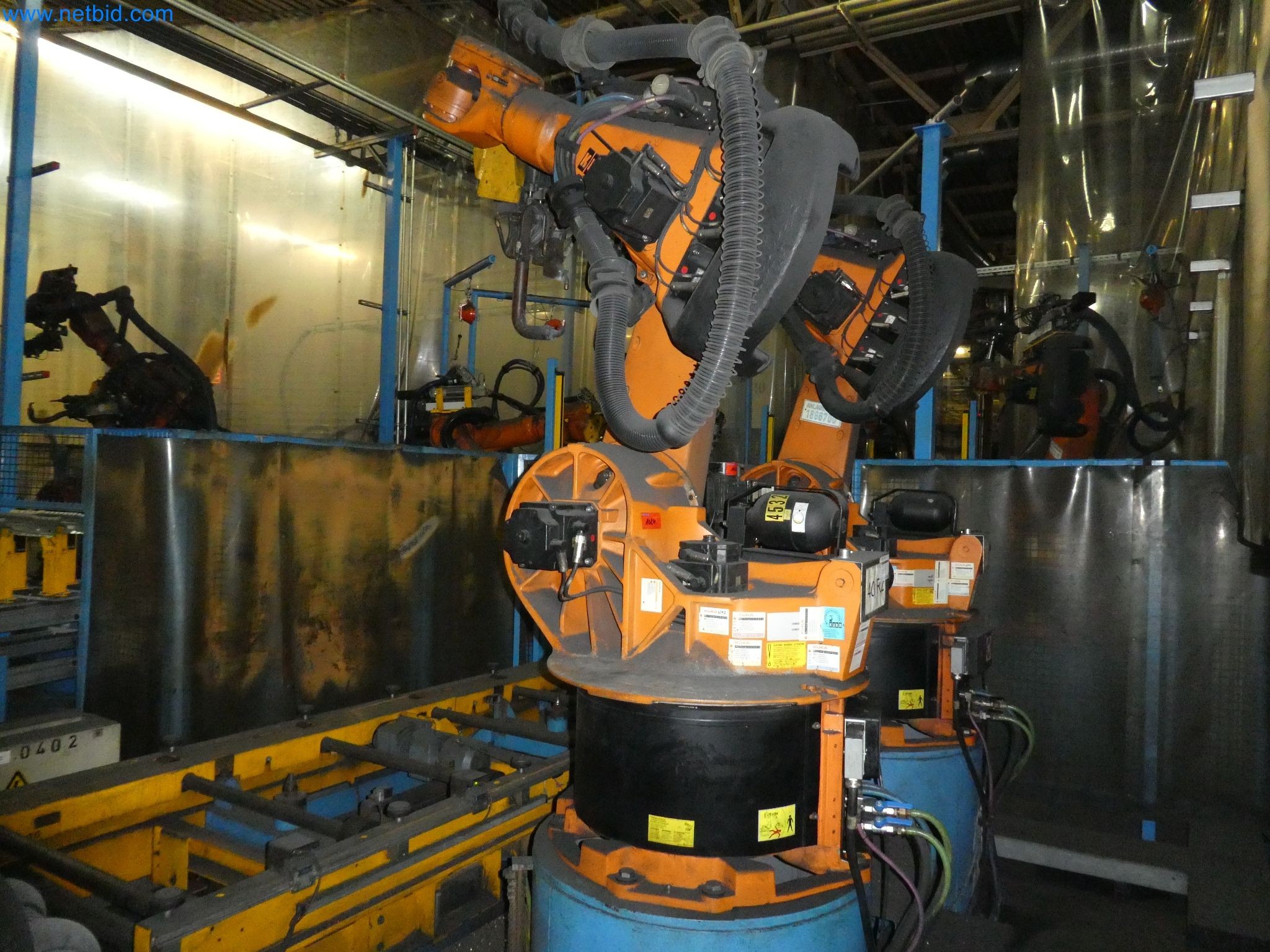 Robots, welding equipment and assembly accessories from the automotive industry-49