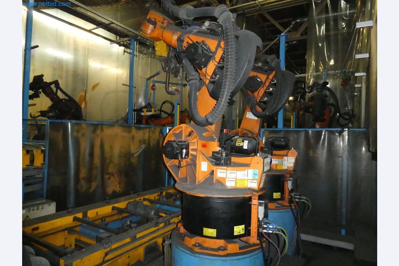 Robots, welding equipment and assembly accessories from the automotive industry-49