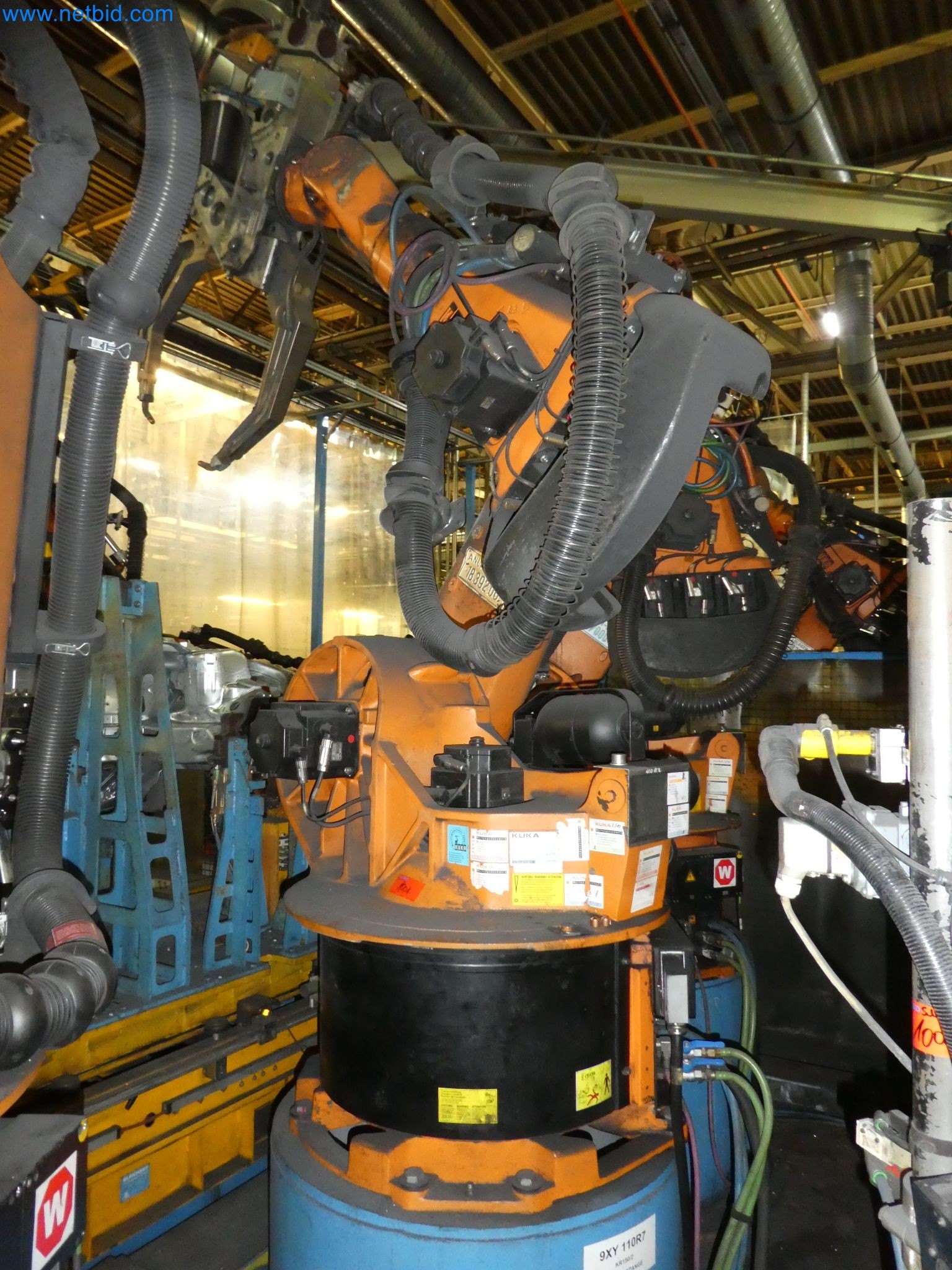 Robots, welding equipment and assembly accessories from the automotive industry-4