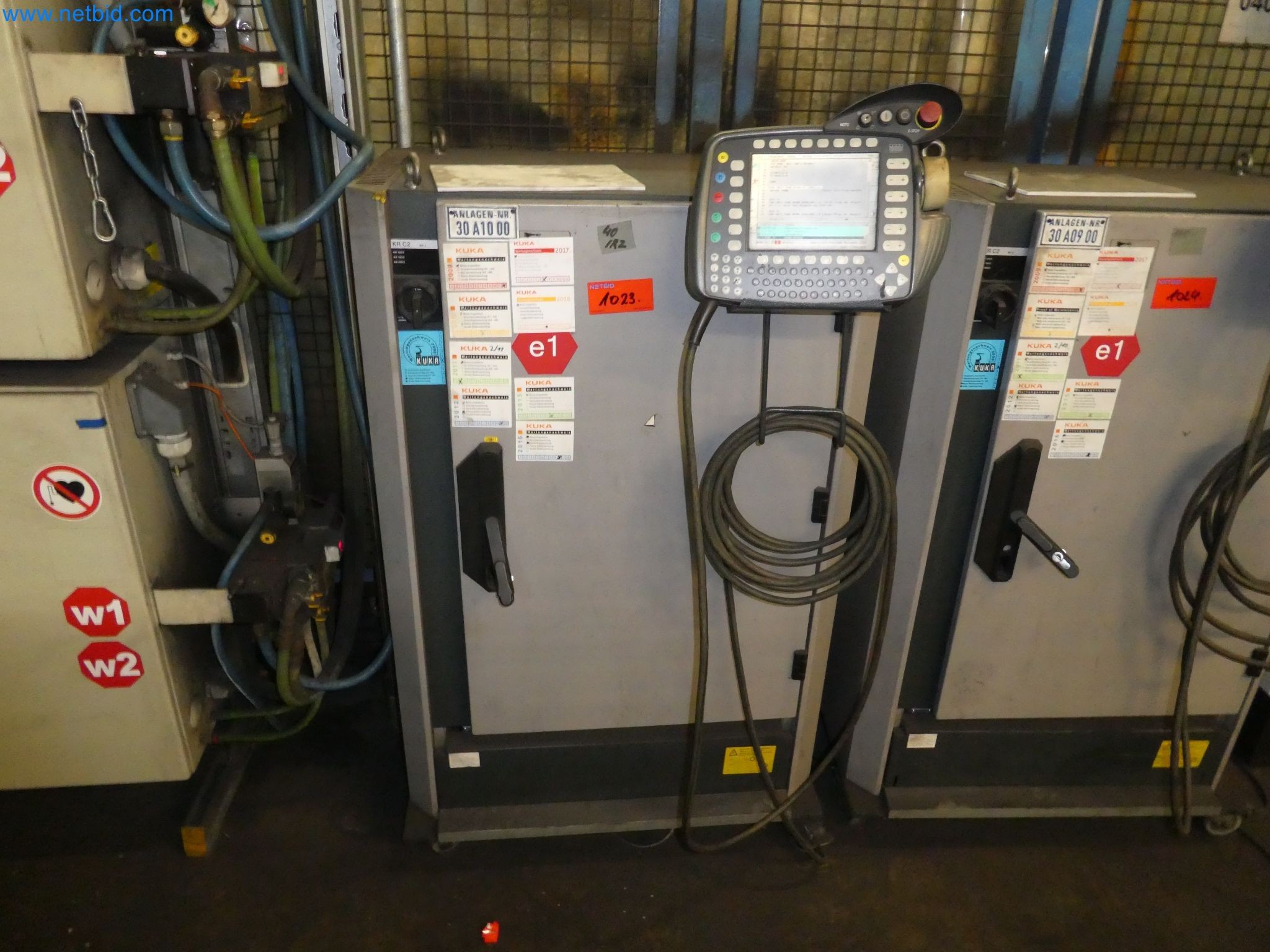 Robots, welding equipment and assembly accessories from the automotive industry-51