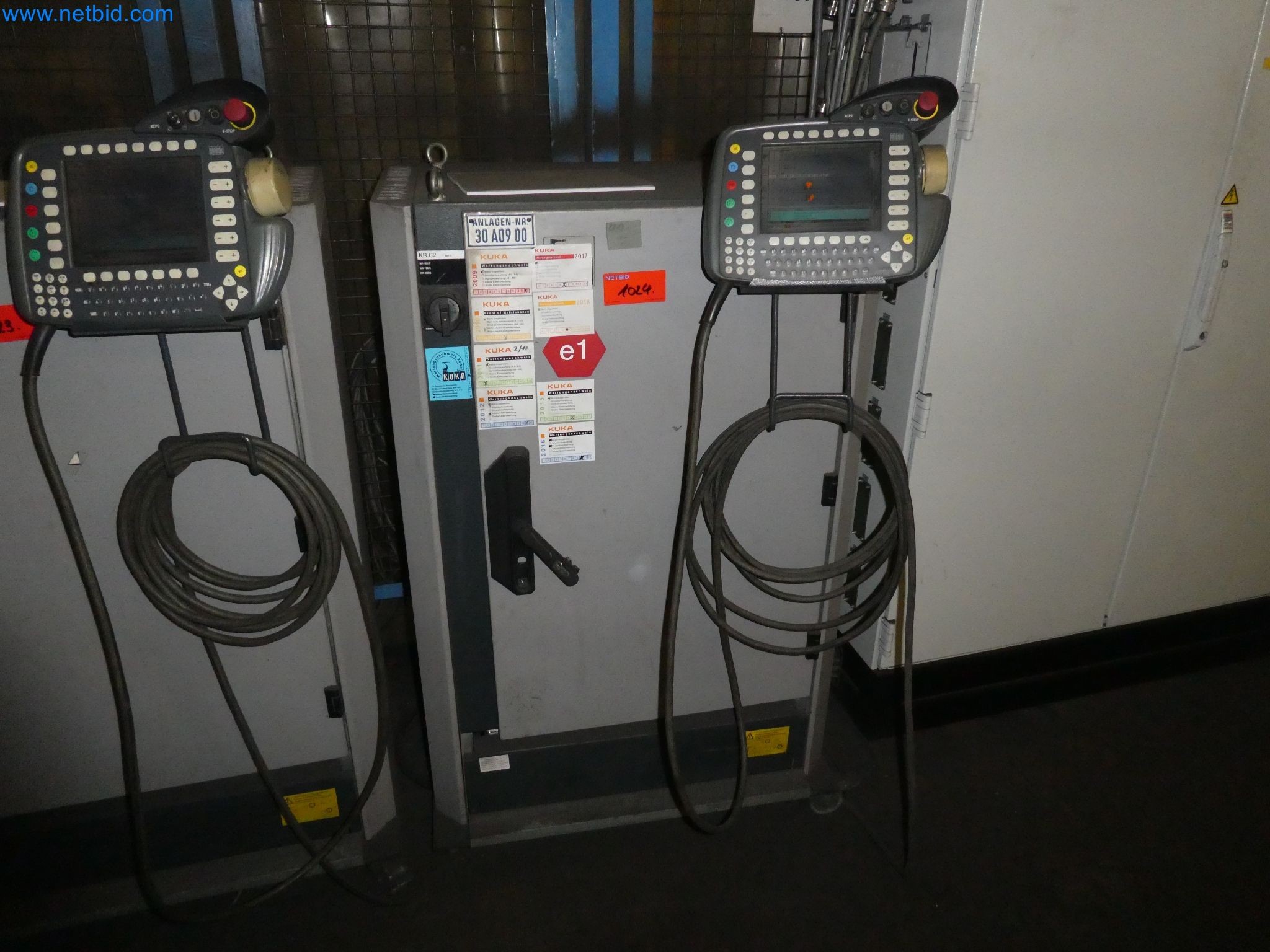 Robots, welding equipment and assembly accessories from the automotive industry-52