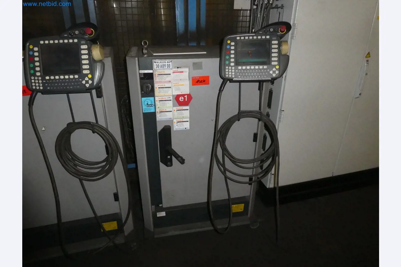 Robots, welding equipment and assembly accessories from the automotive industry-52