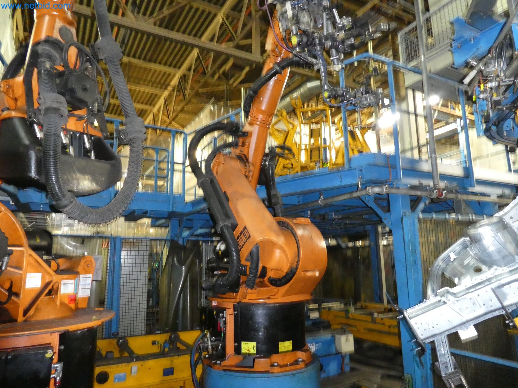 Robots, welding equipment and assembly accessories from the automotive industry-53