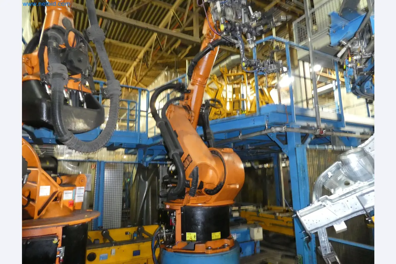 Robots, welding equipment and assembly accessories from the automotive industry-53
