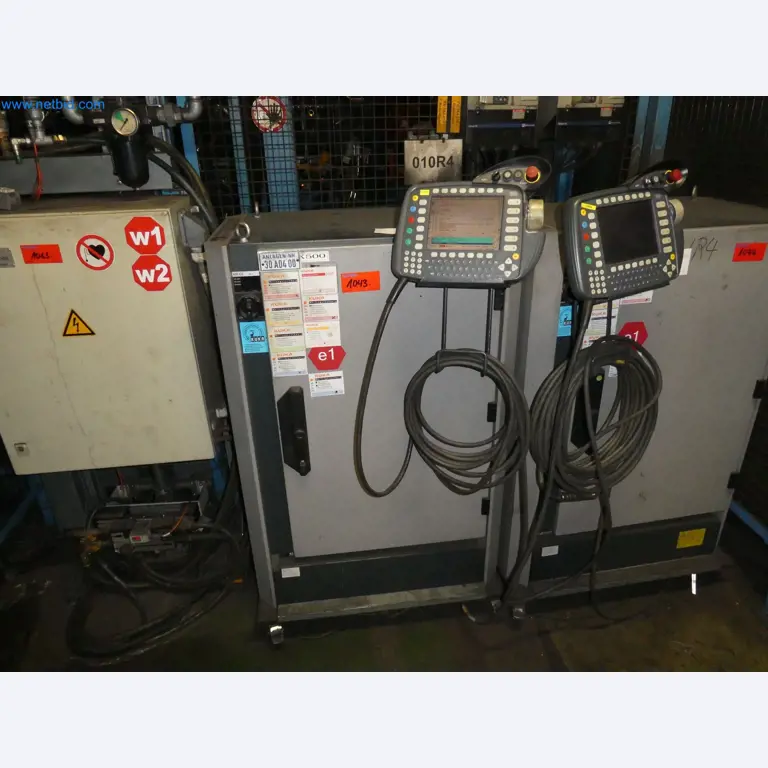 Robots, welding equipment and assembly accessories from the automotive industry-54