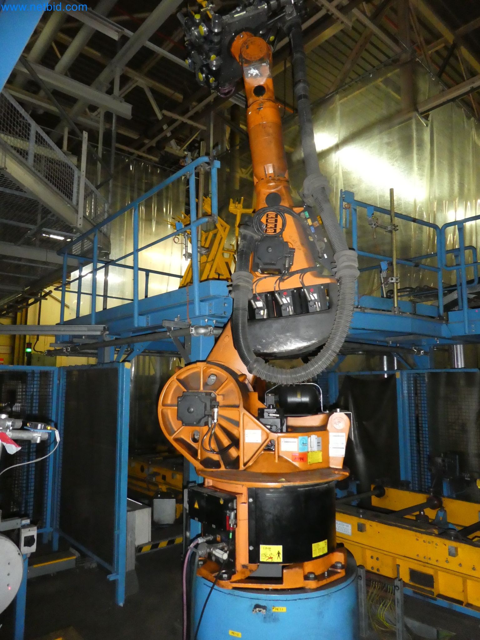 Robots, welding equipment and assembly accessories from the automotive industry-60