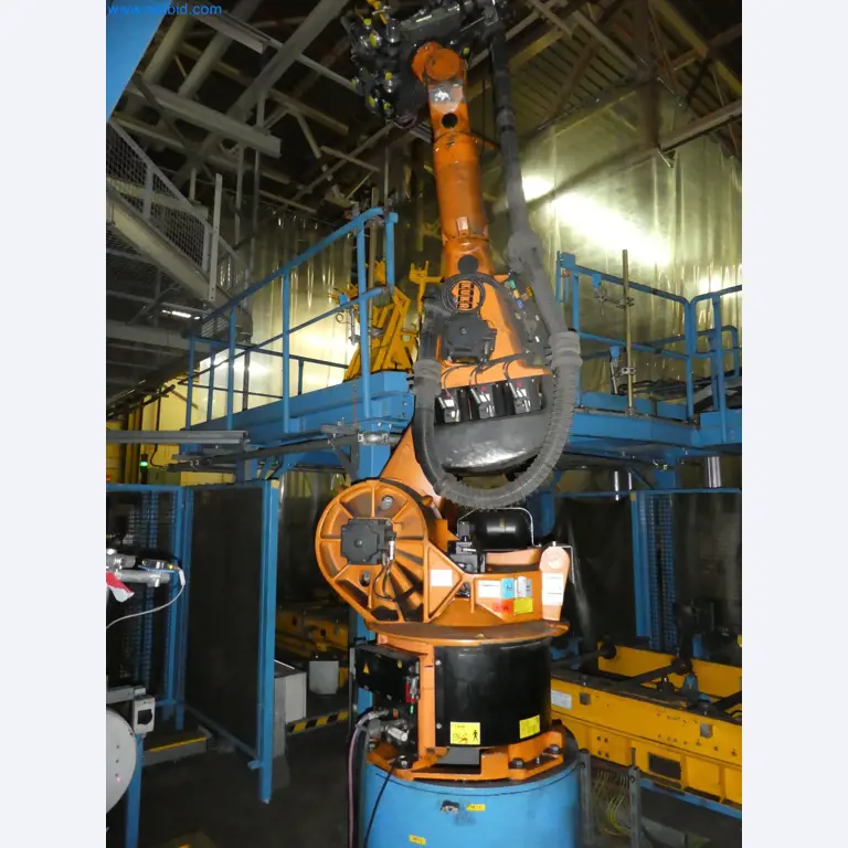 Robots, welding equipment and assembly accessories from the automotive industry-60