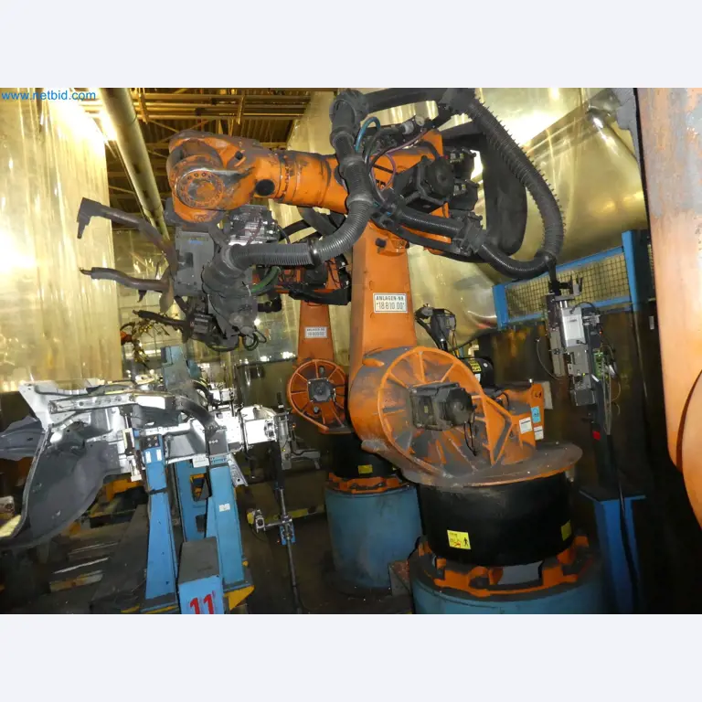Robots, welding equipment and assembly accessories from the automotive industry-65