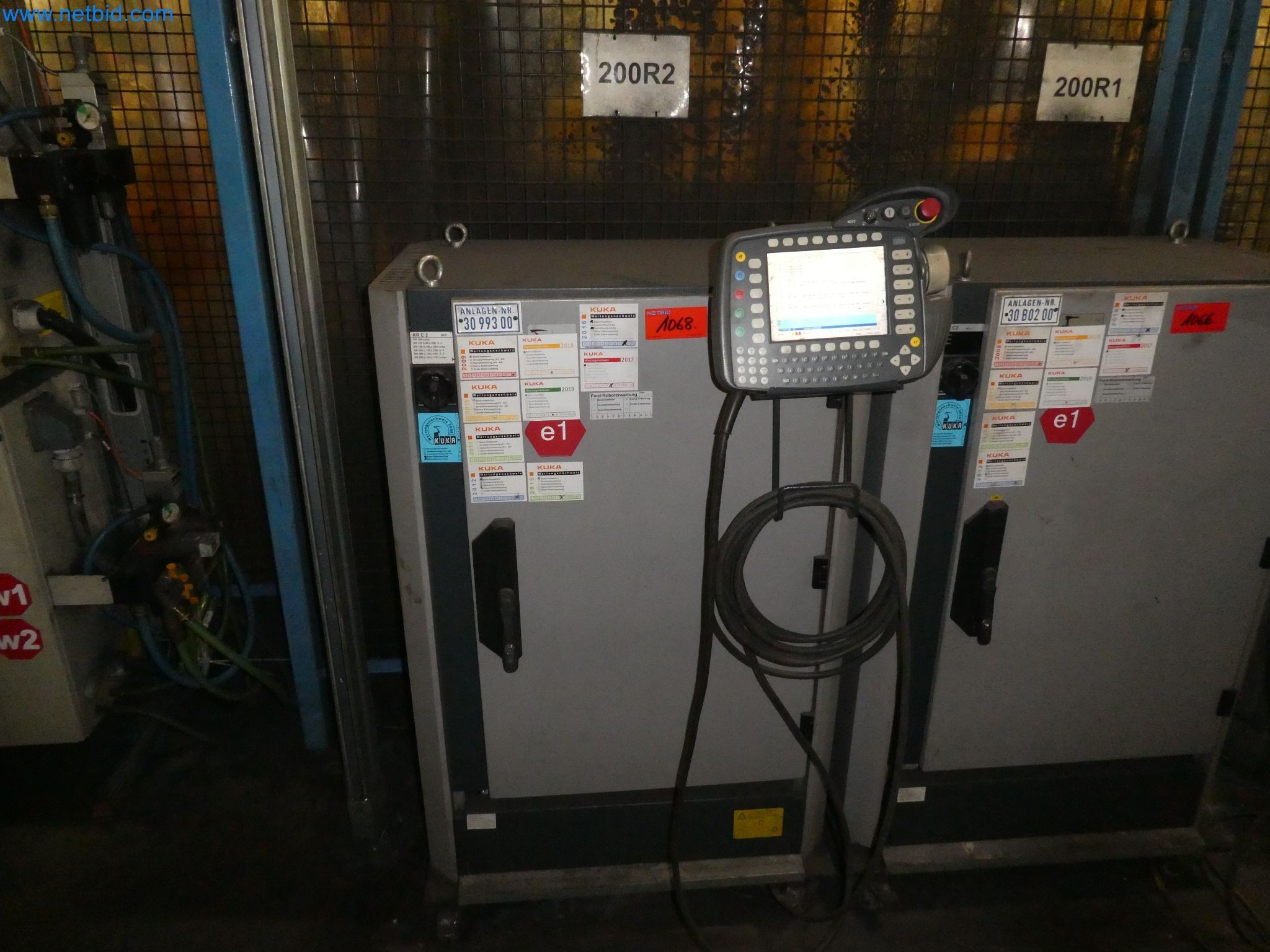 Robots, welding equipment and assembly accessories from the automotive industry-67