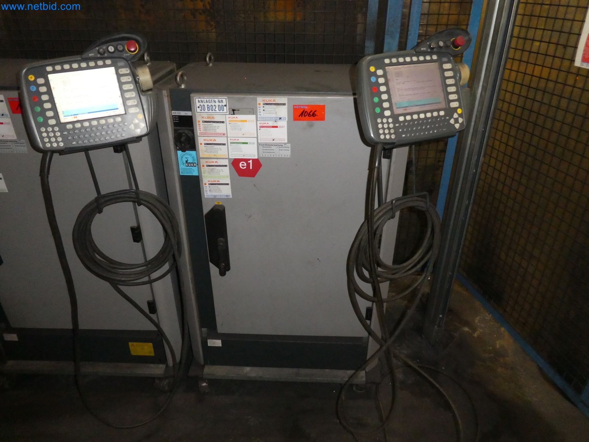 Robots, welding equipment and assembly accessories from the automotive industry-68