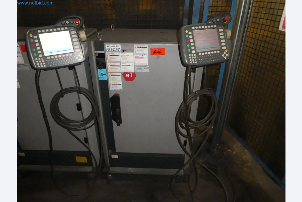 Robots, welding equipment and assembly accessories from the automotive industry-68