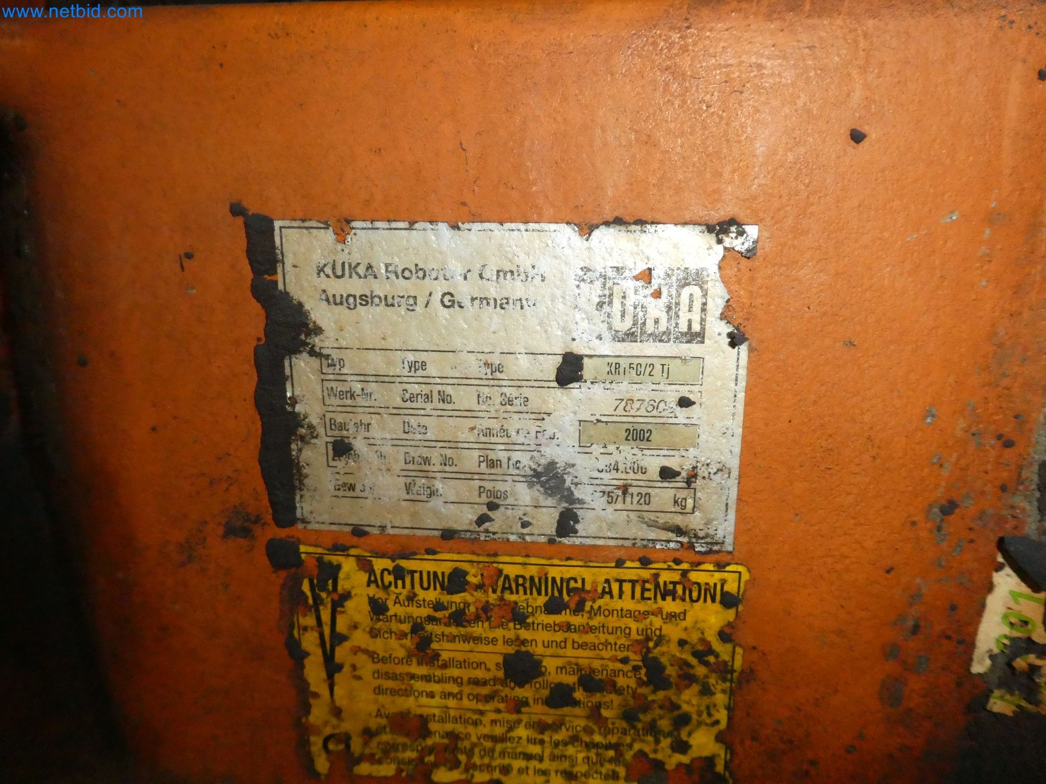 Robots, welding equipment and assembly accessories from the automotive industry-69