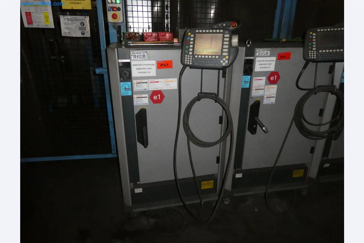 Robots, welding equipment and assembly accessories from the automotive industry-6