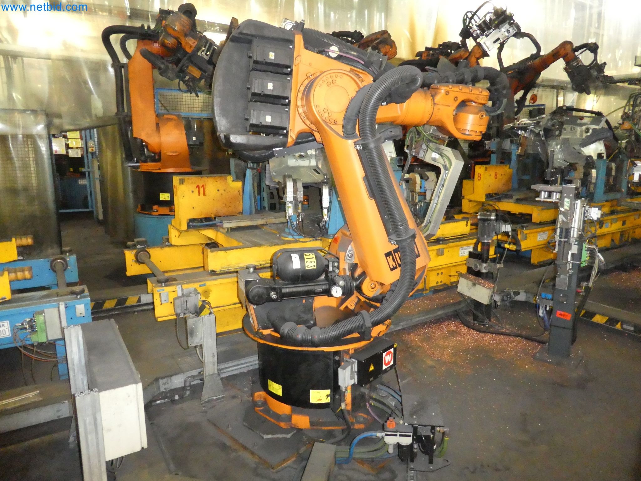 Robots, welding equipment and assembly accessories from the automotive industry-73