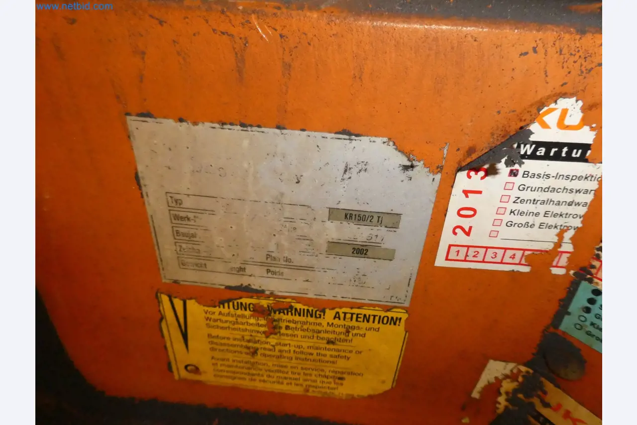 Robots, welding equipment and assembly accessories from the automotive industry-76