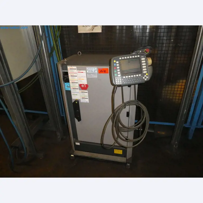 Robots, welding equipment and assembly accessories from the automotive industry-78