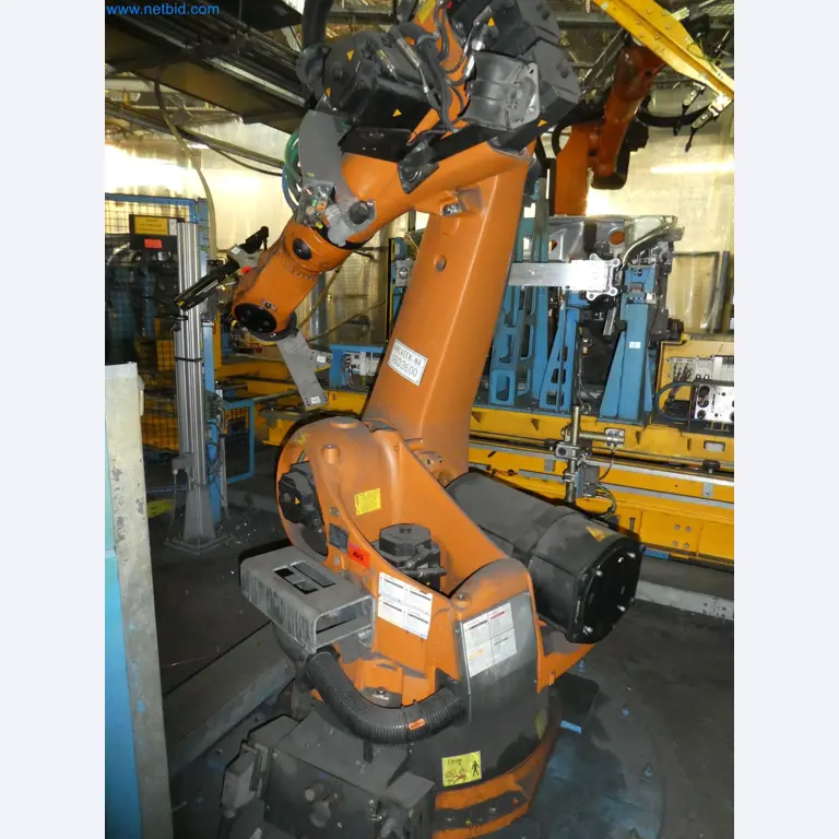 Robots, welding equipment and assembly accessories from the automotive industry-86