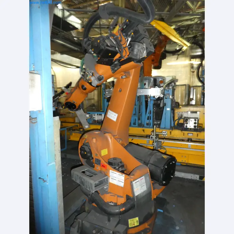Robots, welding equipment and assembly accessories from the automotive industry-88