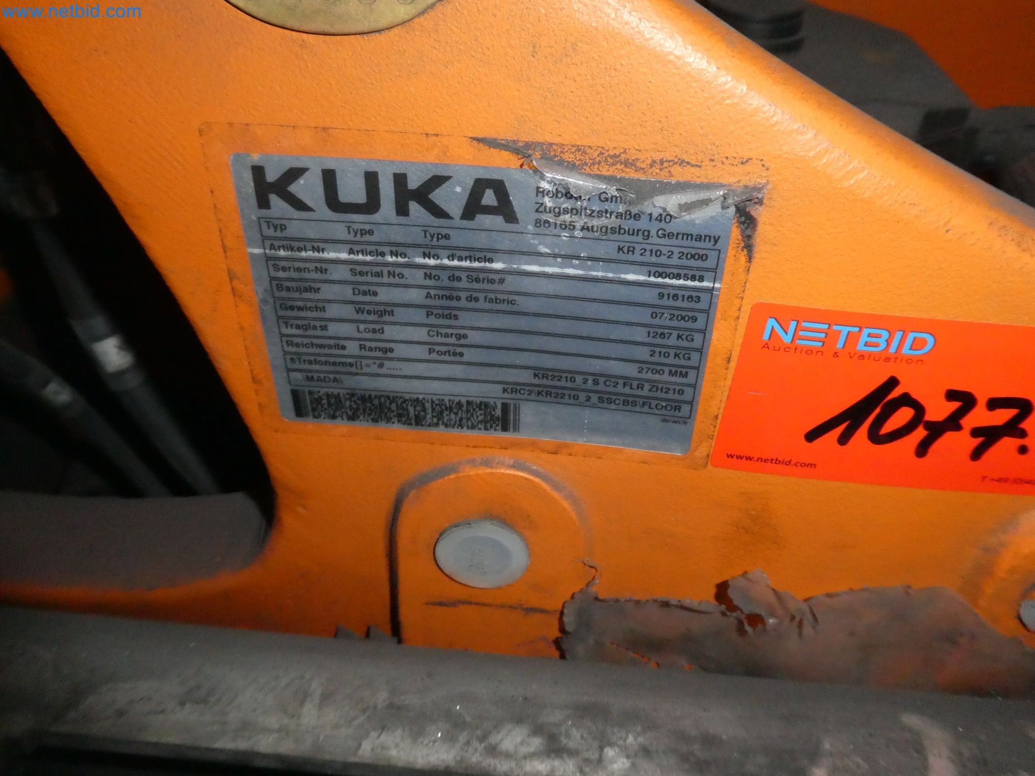 Robots, welding equipment and assembly accessories from the automotive industry-89