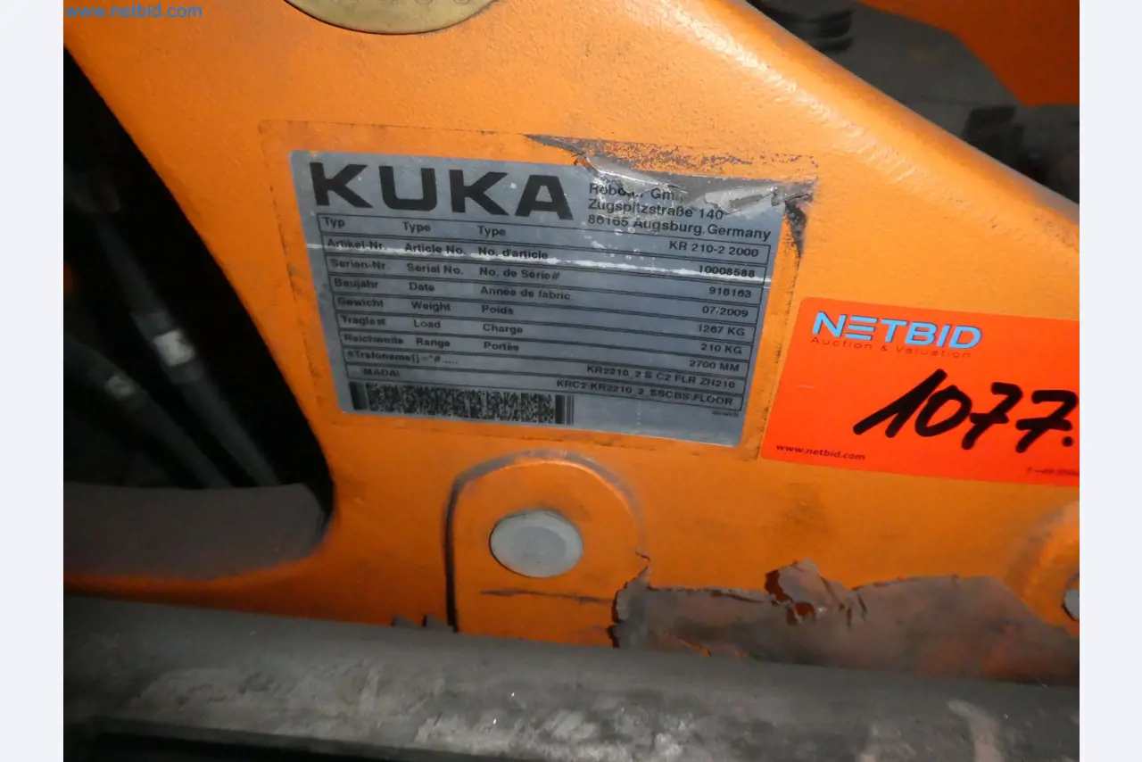 Robots, welding equipment and assembly accessories from the automotive industry-89