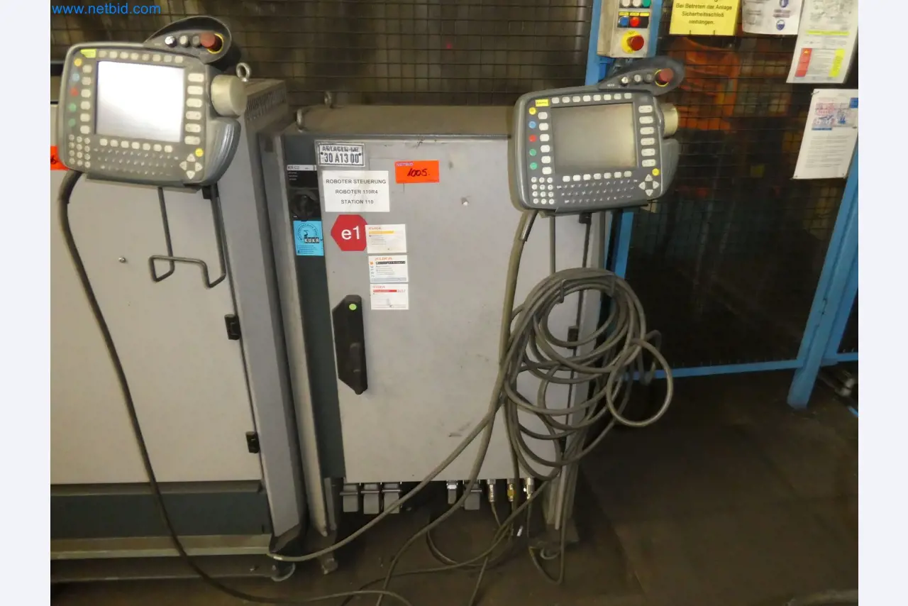 Robots, welding equipment and assembly accessories from the automotive industry-8