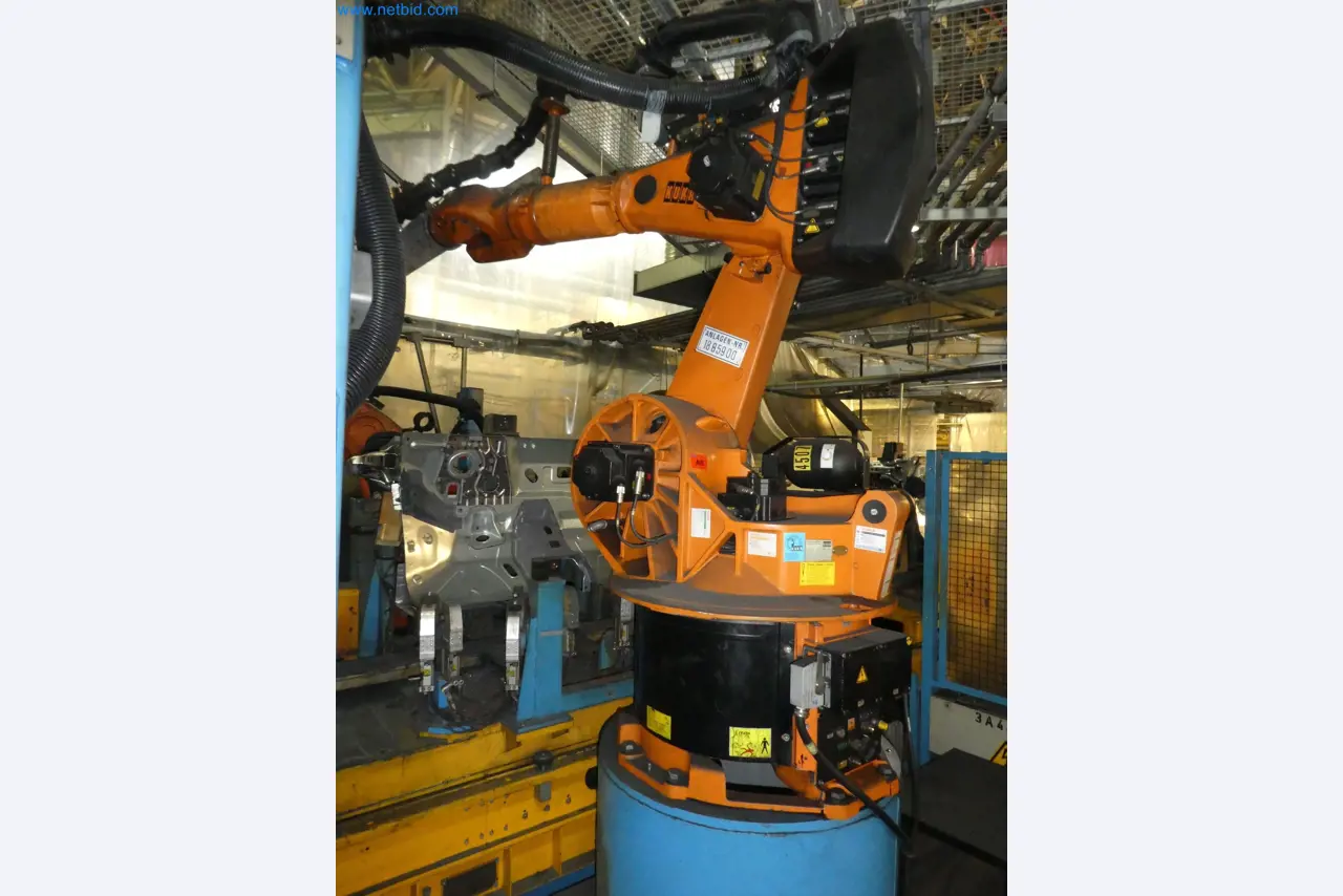 Robots, welding equipment and assembly accessories from the automotive industry-91