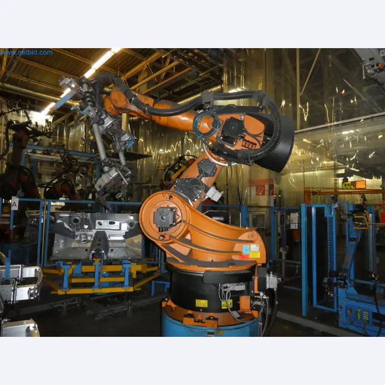 Robots, welding equipment and assembly accessories from the automotive industry-99